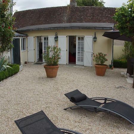 Villa le petit nid Neuillé-le-Lierre Exterior foto