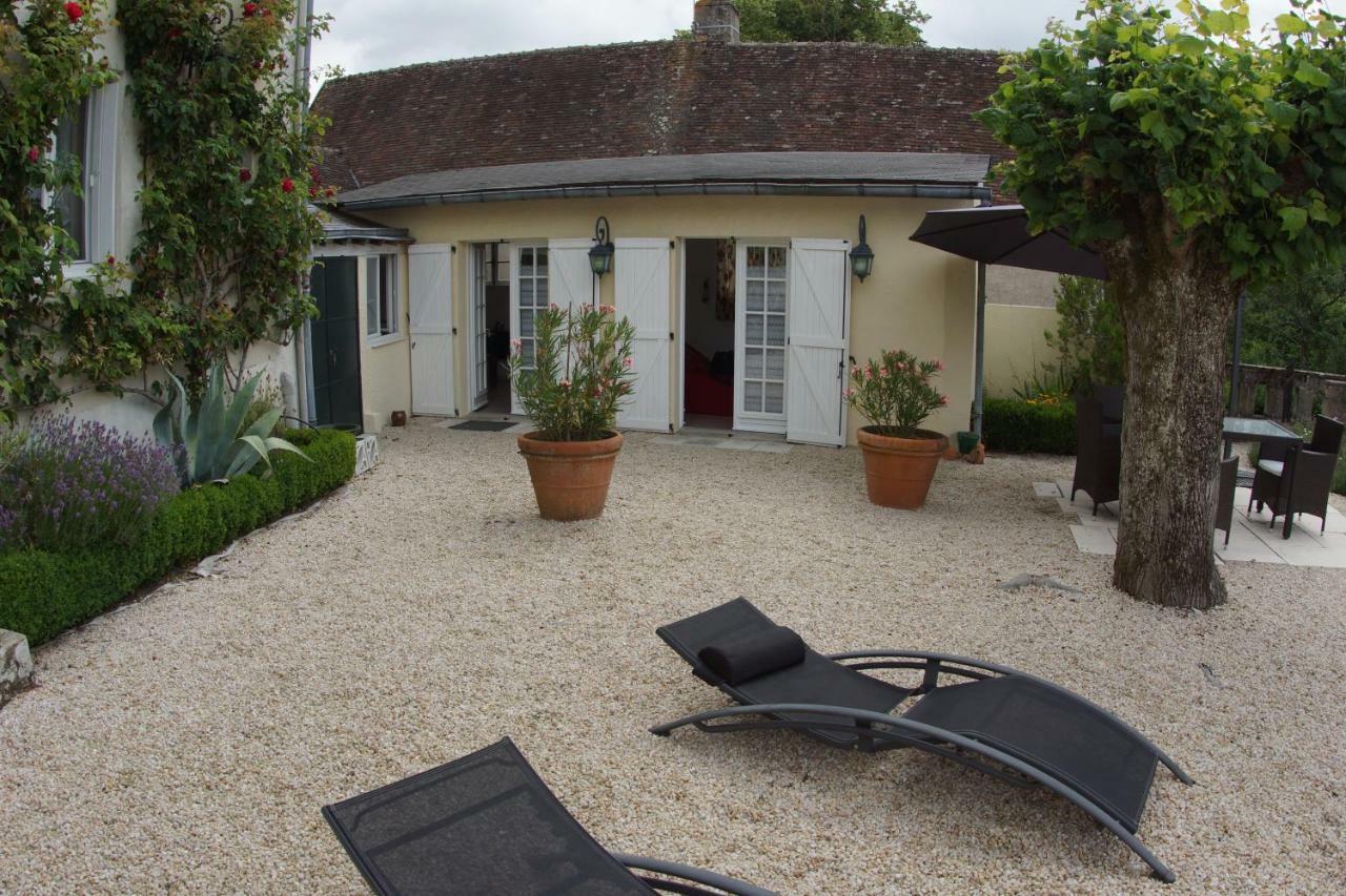 Villa le petit nid Neuillé-le-Lierre Exterior foto